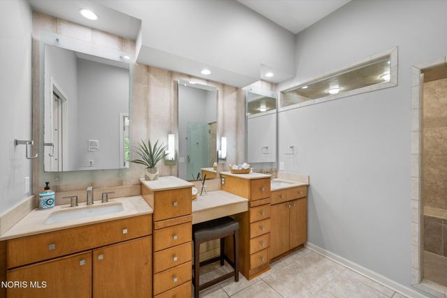 1198 Brookwoode, Perrysburg, OH 43551