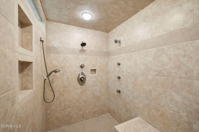 1198 Brookwoode, Perrysburg, OH 43551