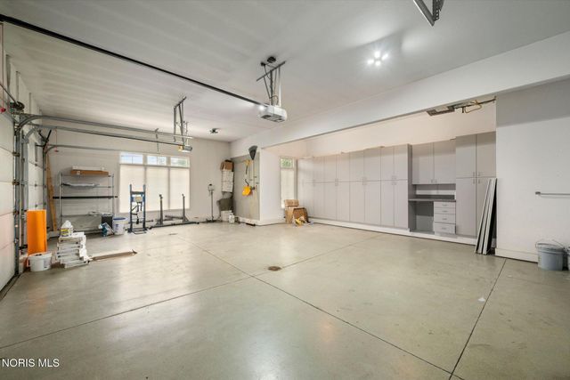 1198 Brookwoode, Perrysburg, OH 43551