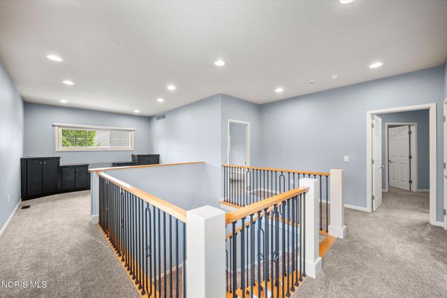 1198 Brookwoode, Perrysburg, OH 43551