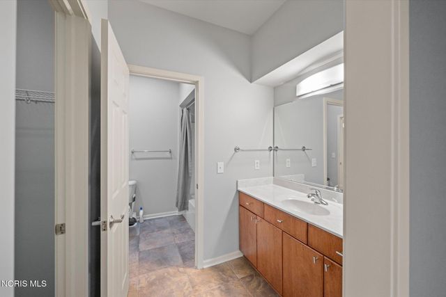 1198 Brookwoode, Perrysburg, OH 43551