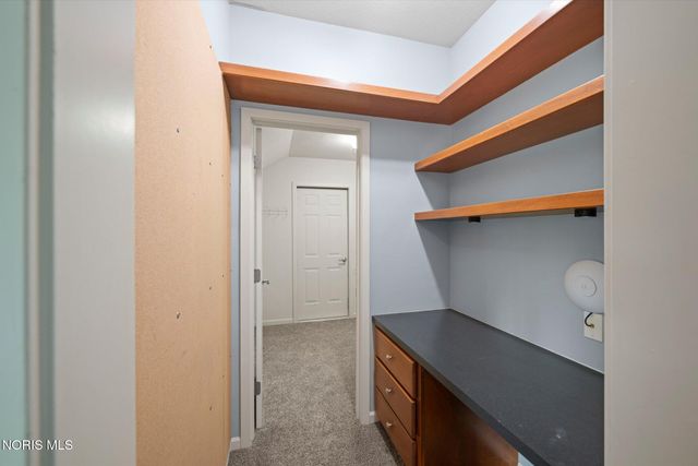 1198 Brookwoode, Perrysburg, OH 43551