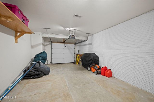1198 Brookwoode, Perrysburg, OH 43551