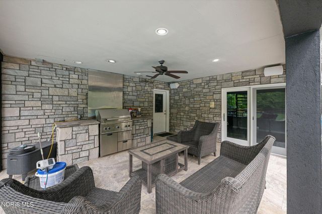 1198 Brookwoode, Perrysburg, OH 43551