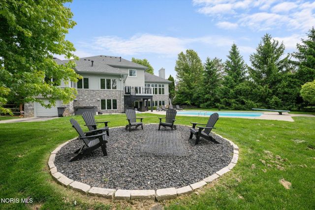 1198 Brookwoode, Perrysburg, OH 43551