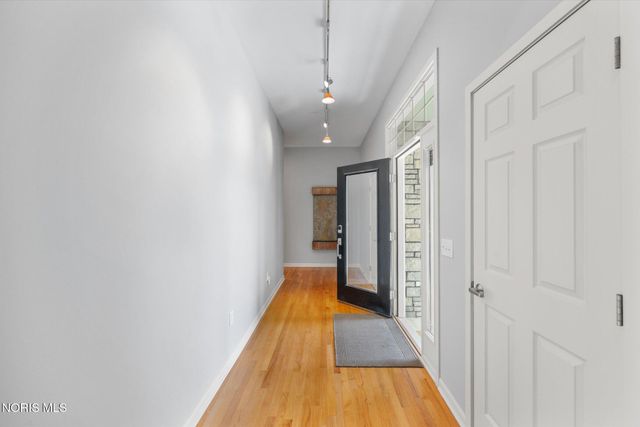 1198 Brookwoode, Perrysburg, OH 43551