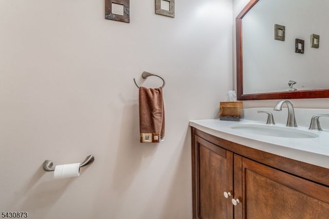 3005 Pinhorn Drive, Bridgewater Twp., NJ 08807