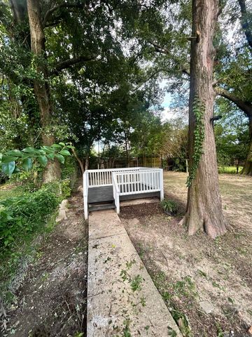 3048 Voss Dr, Baton Rouge, LA 70805