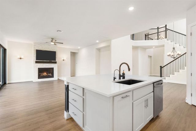 504 Tomichi TRL, Austin, TX 78738