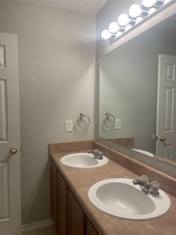 2722 Sutherland Dr, Thompsons Station, TN 37179