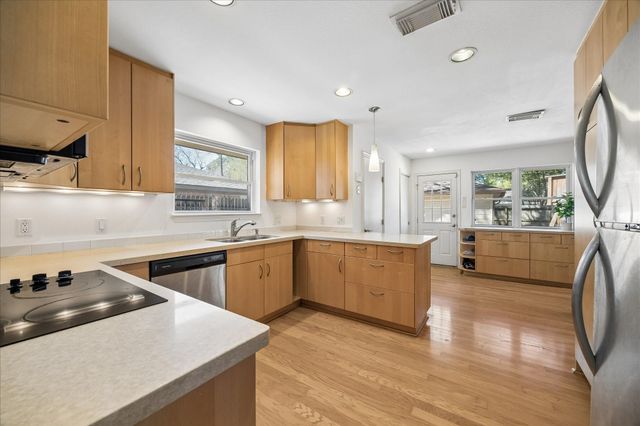 5726 Stillbrooke Drive, Houston, TX 77096