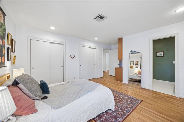 5726 Stillbrooke Drive, Houston, TX 77096