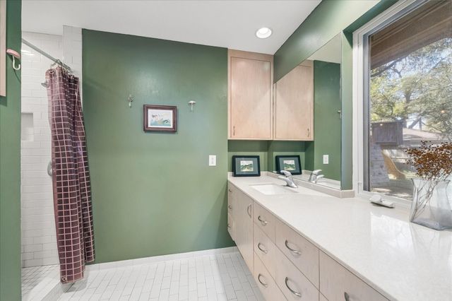 5726 Stillbrooke Drive, Houston, TX 77096