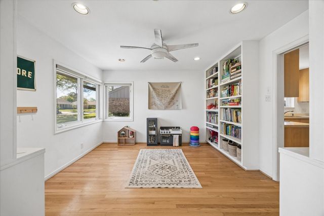 5726 Stillbrooke Drive, Houston, TX 77096