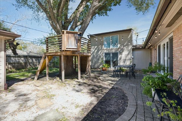 5726 Stillbrooke Drive, Houston, TX 77096