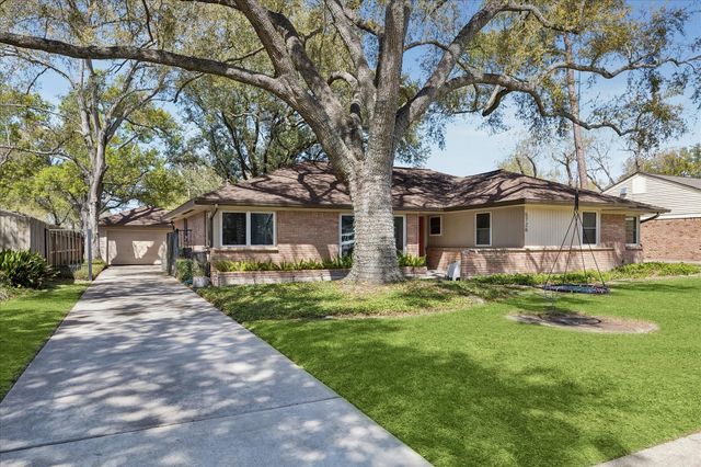 5726 Stillbrooke Drive, Houston, TX 77096