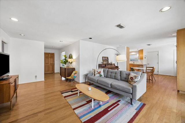 5726 Stillbrooke Drive, Houston, TX 77096