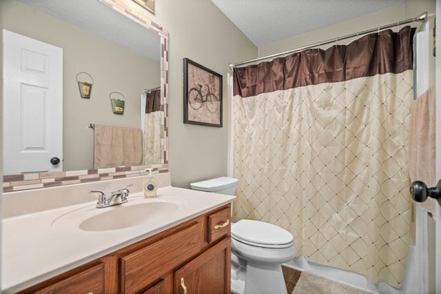 323 Harold Dr, Clarksville, TN 37040