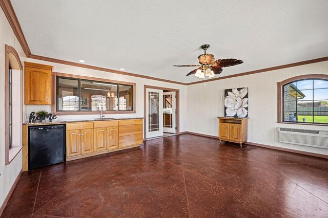 3913 County Road 106, Bay City, TX 77414