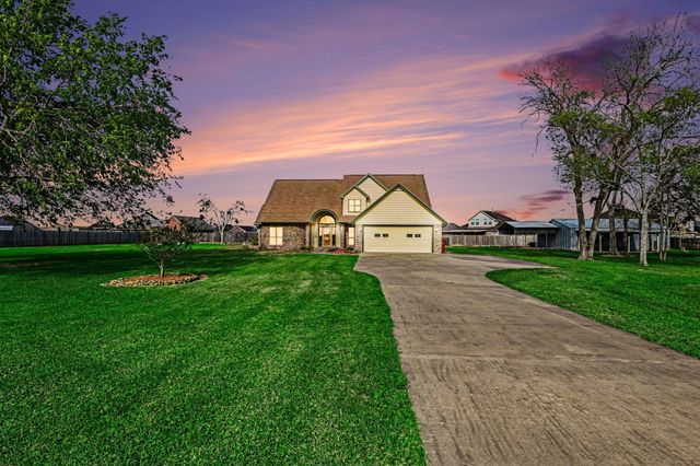 3913 County Road 106, Bay City, TX 77414