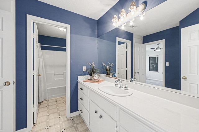 3913 County Road 106, Bay City, TX 77414