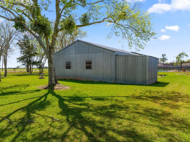 3913 County Road 106, Bay City, TX 77414