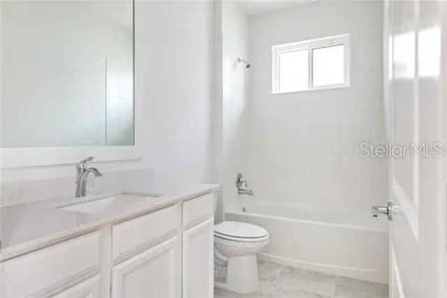 8113 STERNWAY ROAD, Sarasota, FL 34240