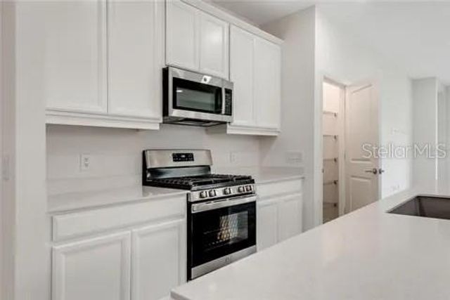 8113 STERNWAY ROAD, Sarasota, FL 34240