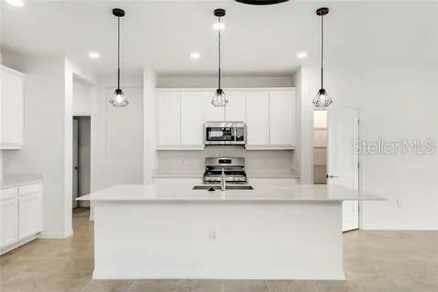 8113 STERNWAY ROAD, Sarasota, FL 34240