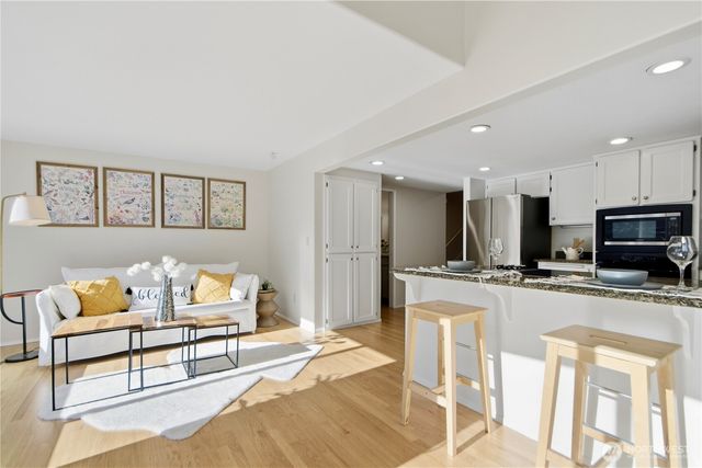 2401 N 65th Street, Seattle, WA 98103