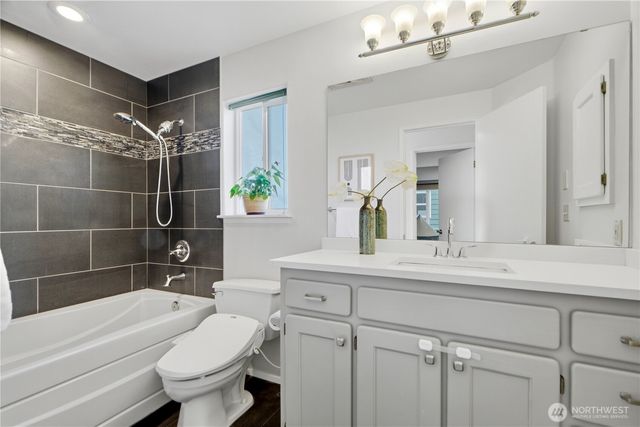 2401 N 65th Street, Seattle, WA 98103