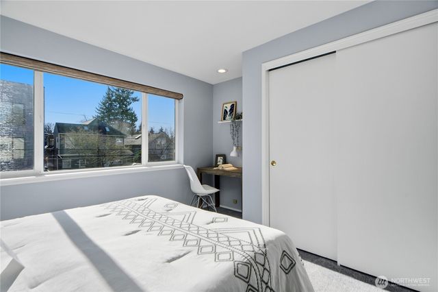 2401 N 65th Street, Seattle, WA 98103