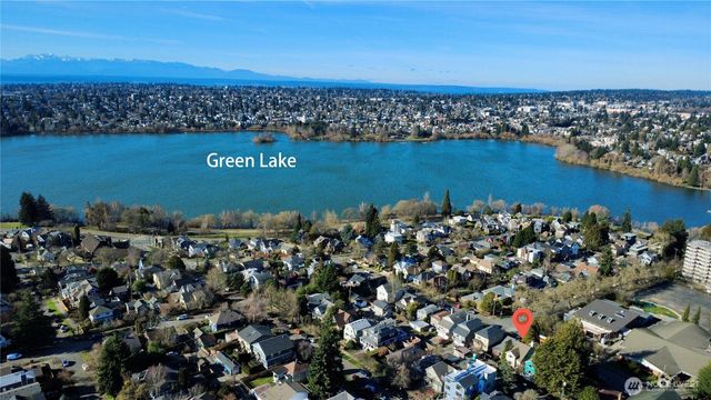 2401 N 65th Street, Seattle, WA 98103