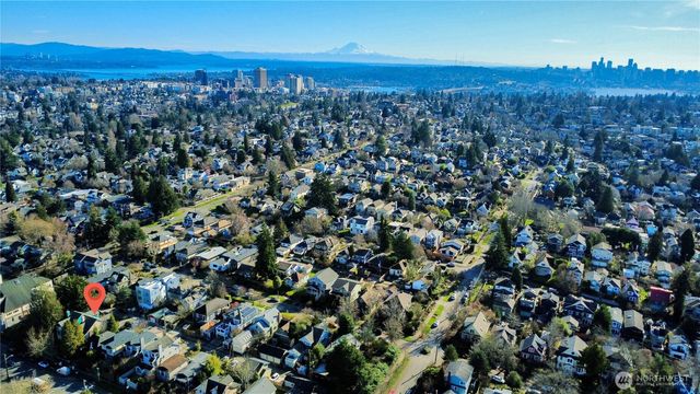 2401 N 65th Street, Seattle, WA 98103