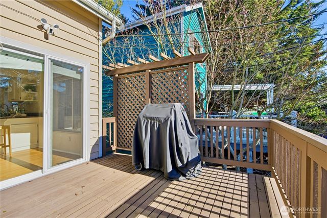 2401 N 65th Street, Seattle, WA 98103