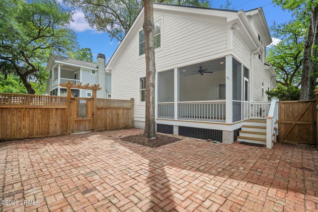 1011 Calhoun Street, Beaufort, SC 29902