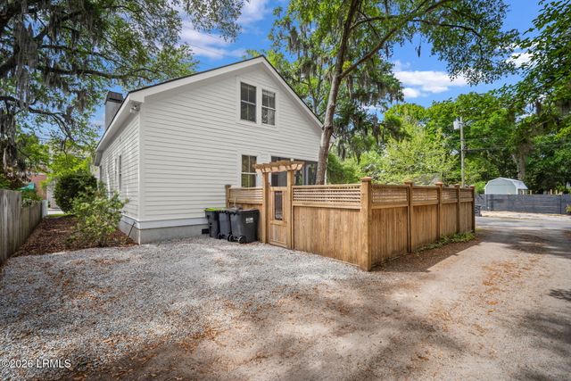 1011 Calhoun Street, Beaufort, SC 29902