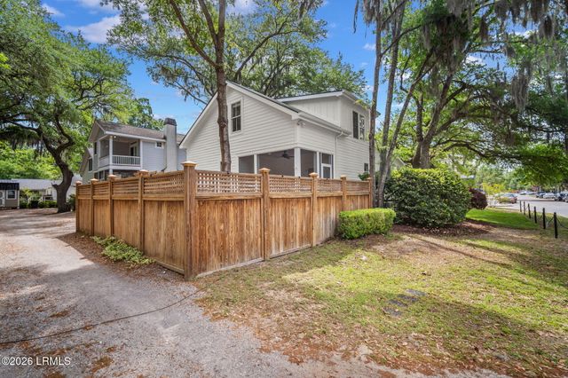 1011 Calhoun Street, Beaufort, SC 29902