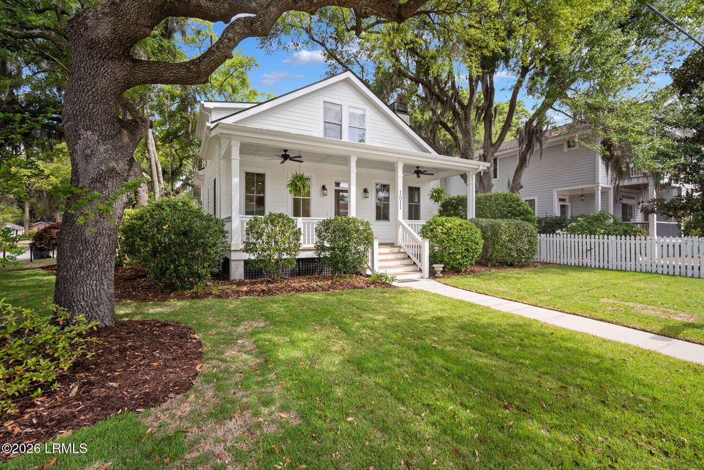 1011 Calhoun Street, Beaufort, SC 29902