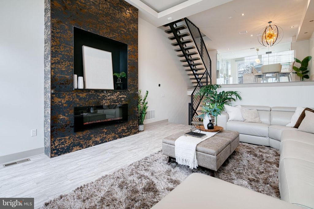 429 SALMON ST, PHILADELPHIA, PA 19125 — photo 3