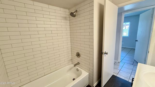 4502 W EDGEMONT Avenue, Phoenix, AZ 85035