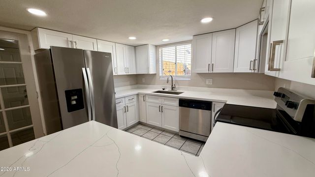 4502 W EDGEMONT Avenue, Phoenix, AZ 85035