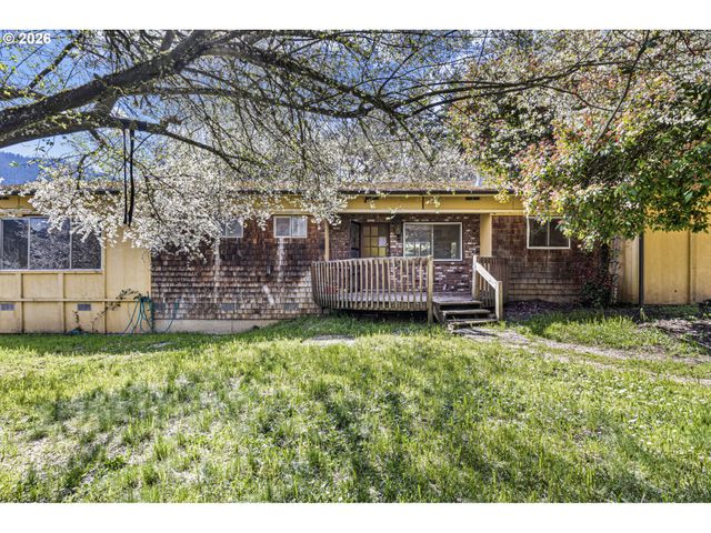 531 Nw HARRISON St, Canyonville, OR 97417
