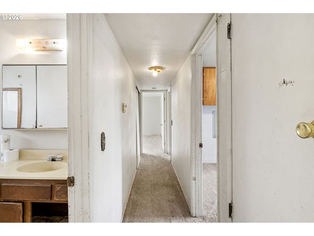 531 Nw HARRISON St, Canyonville, OR 97417