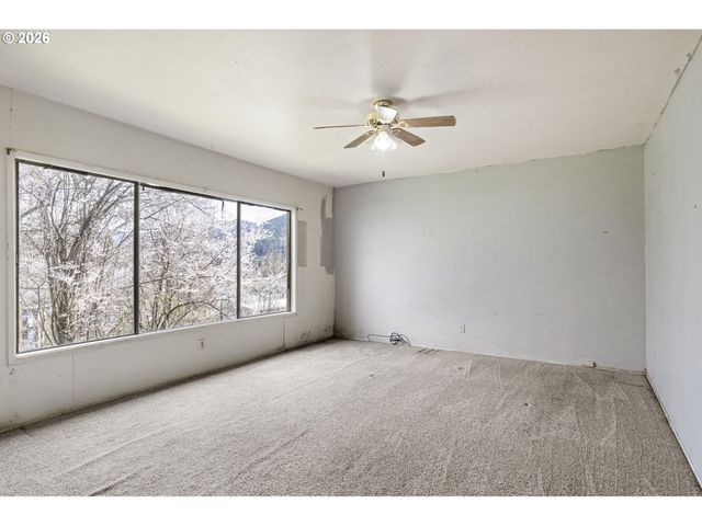 531 Nw HARRISON St, Canyonville, OR 97417