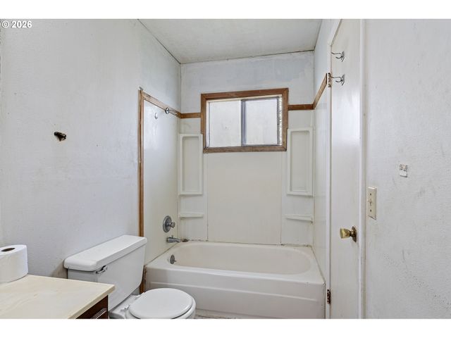 531 Nw HARRISON St, Canyonville, OR 97417