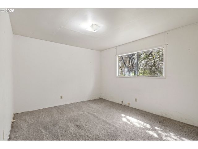 531 Nw HARRISON St, Canyonville, OR 97417