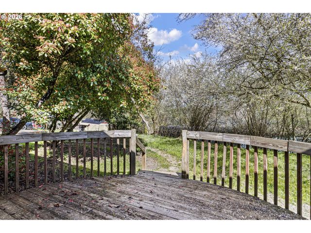 531 Nw HARRISON St, Canyonville, OR 97417