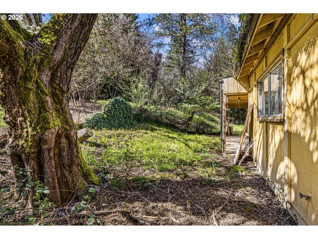531 Nw HARRISON St, Canyonville, OR 97417
