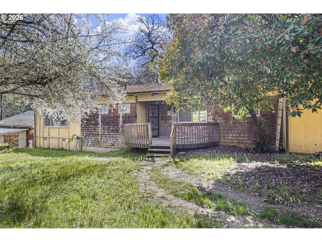 531 Nw HARRISON St, Canyonville, OR 97417